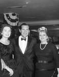 Alan King with two women